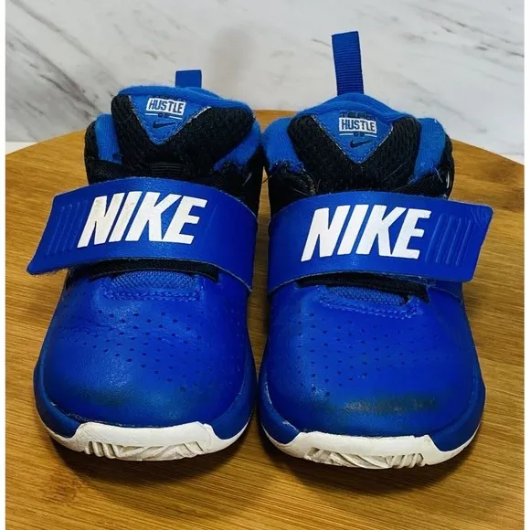 Nike Boys Shoes Royal Blue Black White Team Hustle D8 PS Sz 8C