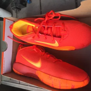 Nike IsoFly size 7