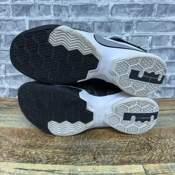 Nike LeBron Soldier 9 Black White Basketball‎ Shoes 749498-001 Mens Size 12