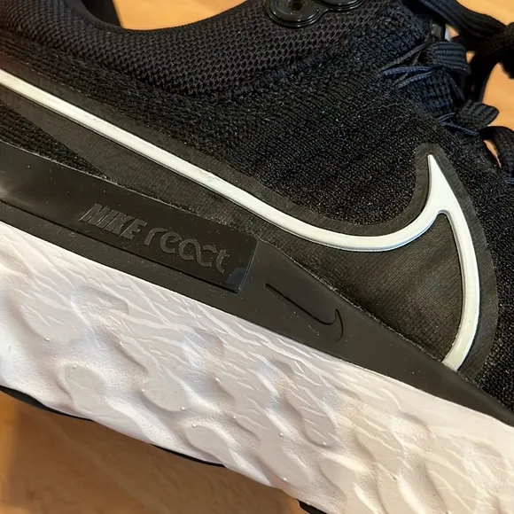 Nike Men's React Infinity Run Flyknit 2 Running Shoes Black