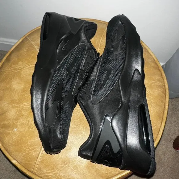 Nike Mens Triple Black Air Max Bolt CU4151-001 Athletic Running Shoes Sz US 12.5