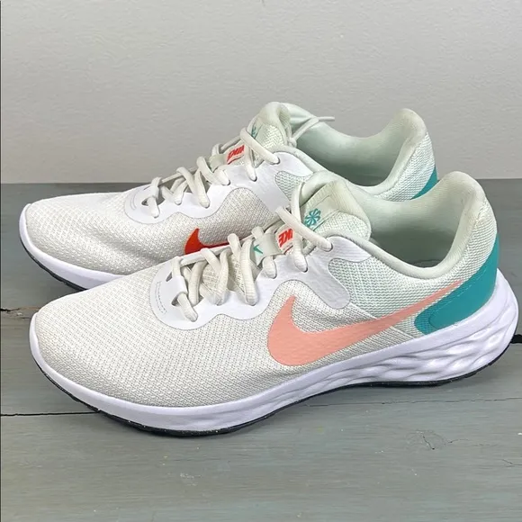 Nike revolution6 Women's White and Pink Running Shoes size9.5.         order(72)