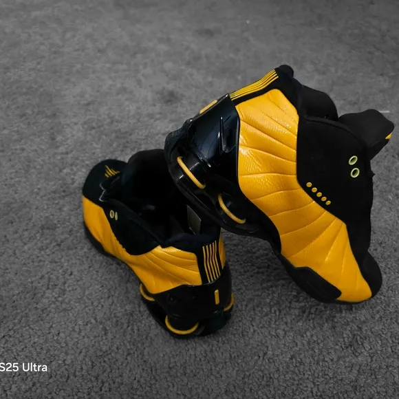 Nike Shox BB4 Black University Gold Men's Sneakers Size 8.5