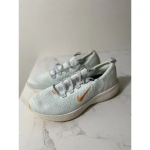 Nike Womens React Escape Run Sz 12 Flyknit Running Shoes Barely Green DC4269 300