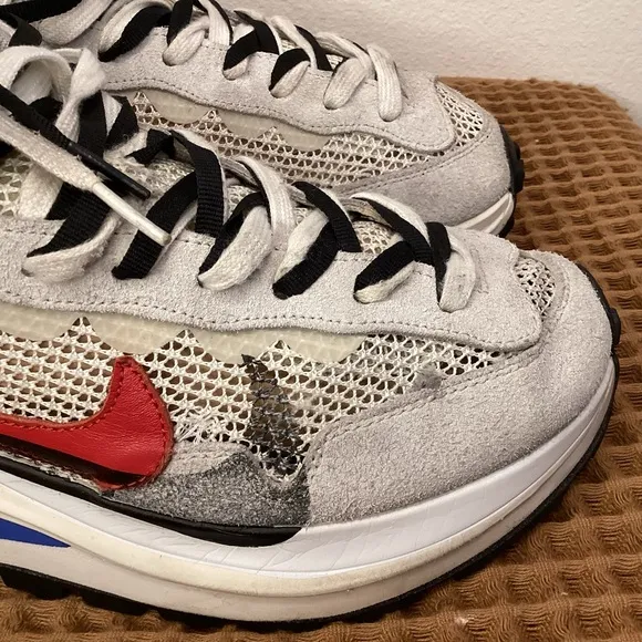 Nike x sacai vaperwaffle white red‎ blue men’s size 10.5 CV 1363-100