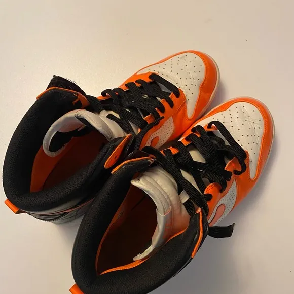 Nike Zoom Dunks (2009 Edition) Size: 10 1/2 W: 12