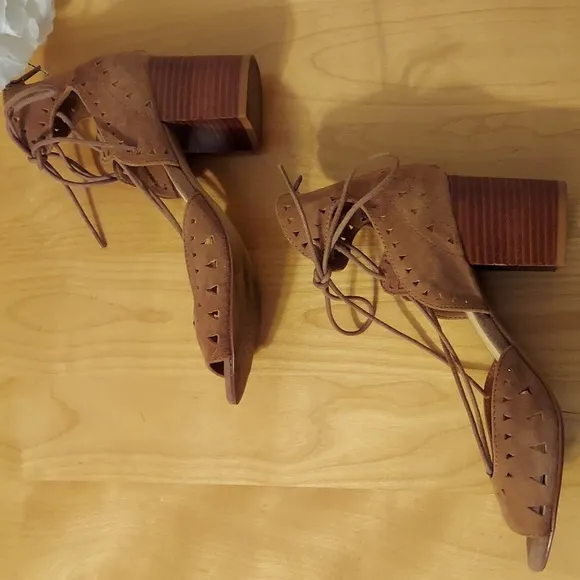 Nine West Jinxed Brown Suede Shooties Ankle Booties Size 6.5