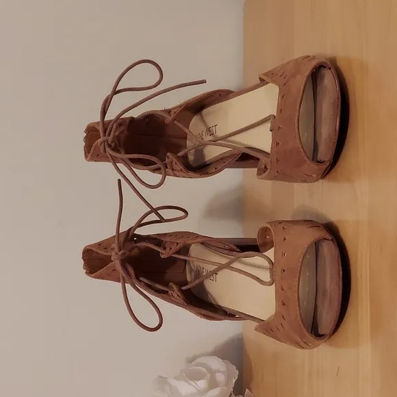 Nine West Jinxed Brown Suede Shooties Ankle Booties Size 6.5