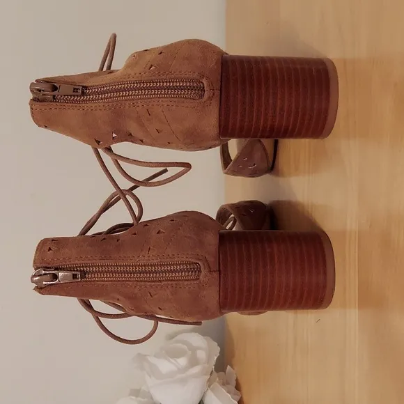 Nine West Jinxed Brown Suede Shooties Ankle Booties Size 6.5