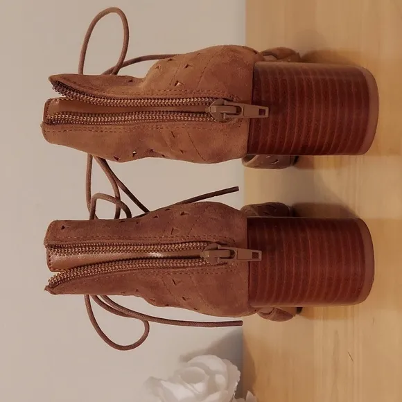 Nine West Jinxed Brown Suede Shooties Ankle Booties Size 6.5