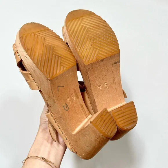 Nordic Fusion peep toe sandals