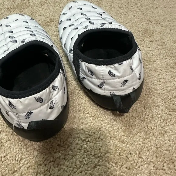 NORTH FACE slip on shoes