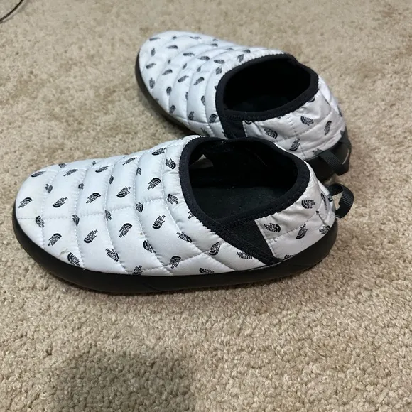 NORTH FACE slip on shoes