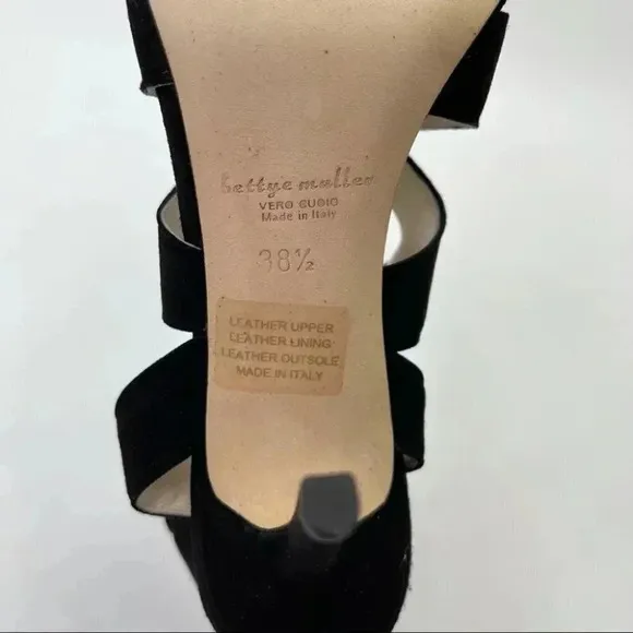 NWOB Bettye Muller Women's Swell Gladiator Sandals