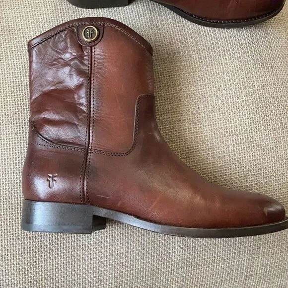 NWOB Frye Melissa Button Short Boots Size 5.5