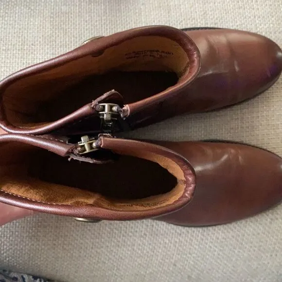 NWOB Frye Melissa Button Short Boots Size 5.5
