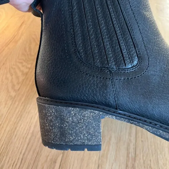 NWOT Aetrex Willow Leather Heeled Arch Support Chelsea Boots Women's Size 10