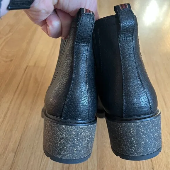 NWOT Aetrex Willow Leather Heeled Arch Support Chelsea Boots Women's Size 10