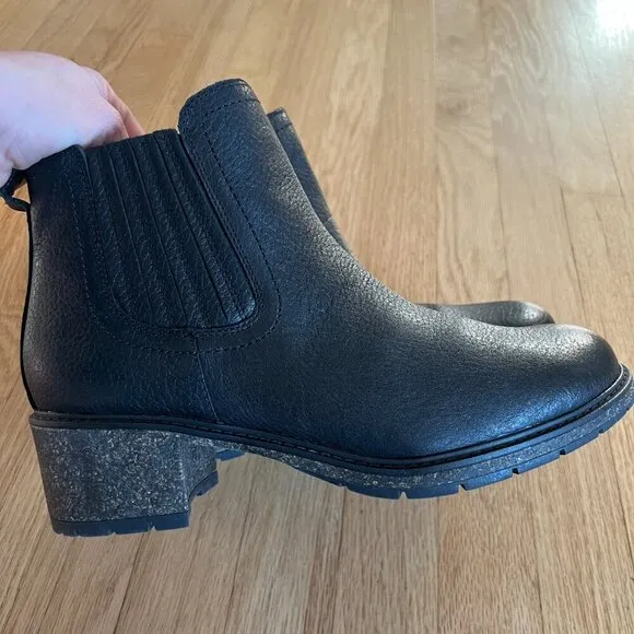NWOT Aetrex Willow Leather Heeled Arch Support Chelsea Boots Women's Size 10