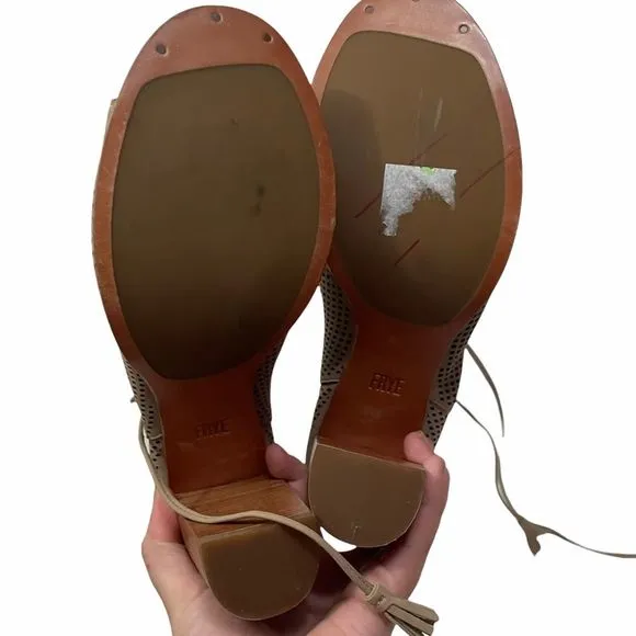 NWOT Frye Gabby Perforated Ghillie Heeled Sandals