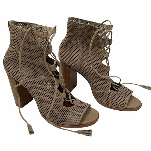 NWOT Frye Gabby Perforated Ghillie Heeled Sandals