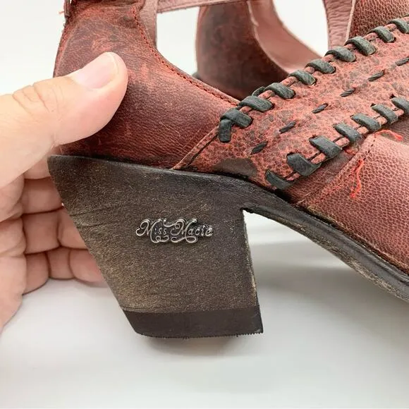 NWOT Miss Macie I Dare You Distressed Leather Healed Ankle Booties Red Size 6.5