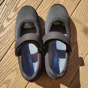 NWOT Orthofeet Mary Jane Style Shoes- size 8 wide