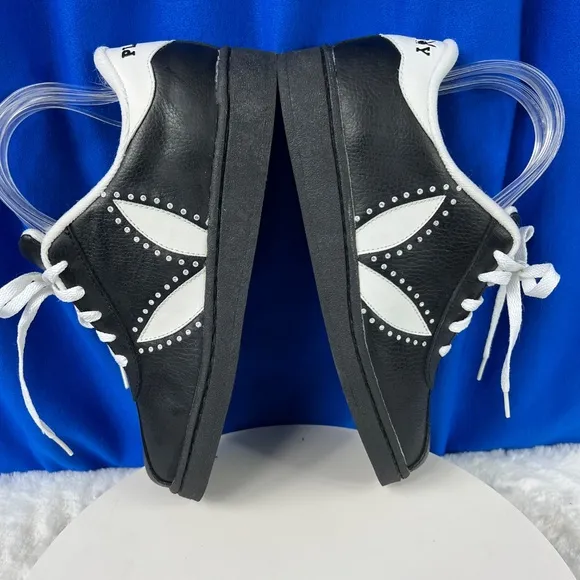 NWOT • RARE |•PLAYBOY🐰•| Black White Bunny Ear Logo Sneakers Women's Size 9