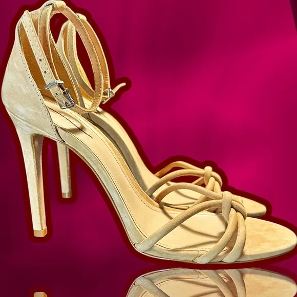 NWOT SCHUTZ ‘Khemira’ Ankle Strap Heeled Sandals in “Honey Beige” Nubuck Size 10