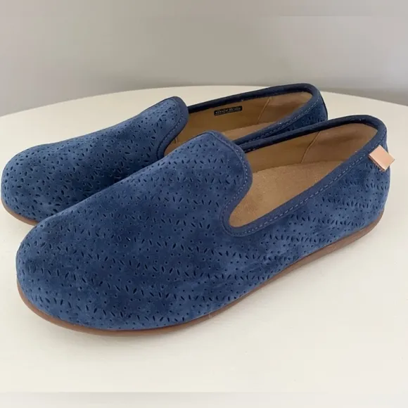 NWOT 💙 Spenco Bailey Orthotic Leather Flat in Peacock Blue
