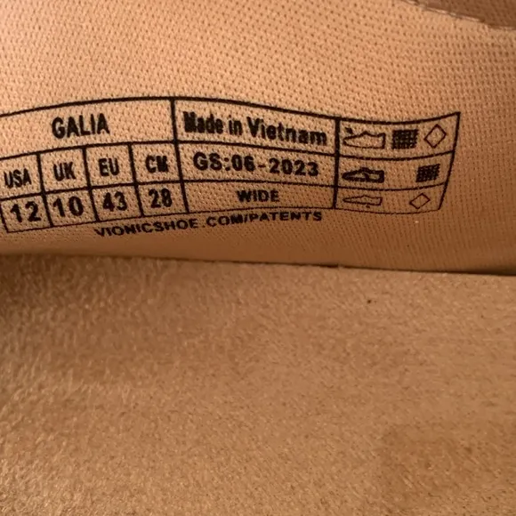 NWOT Vionic Galia Womens Oxford/Lace Up Size 12