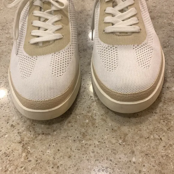 NWOT Vionic Galia Womens Oxford/Lace Up Size 12