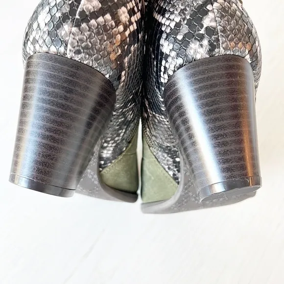 Nwot Vionic Naomi Snakeskin Suede Ankle Boots Olive Green sz 9