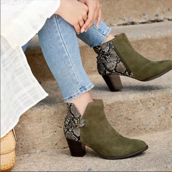 Nwot Vionic Naomi Snakeskin Suede Ankle Boots Olive Green sz 9