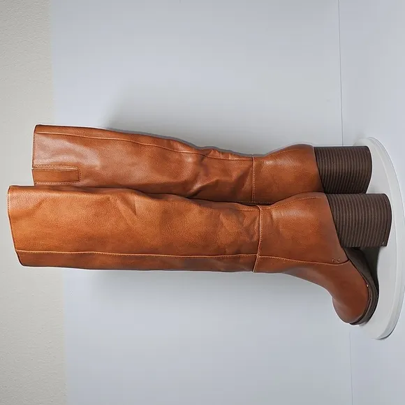 NWOT Zodiac Riona Boots Knee High Tall Block Stacked Heel Faux Cognac Brown 10