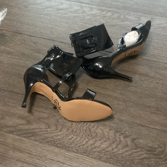 NWT BURJU Amante Thick Ankle Strap Heeled Sandals | Black | size 11
