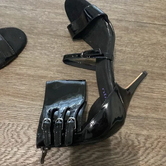 NWT BURJU Amante Thick Ankle Strap Heeled Sandals | Black | size 11