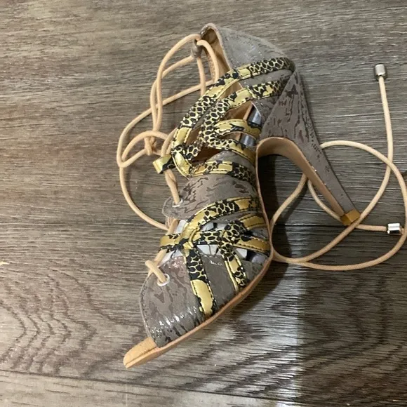 NWT BURJU Vaneno Open Toe Lace Up Stiletto Heeled Sandals | Size 5.5