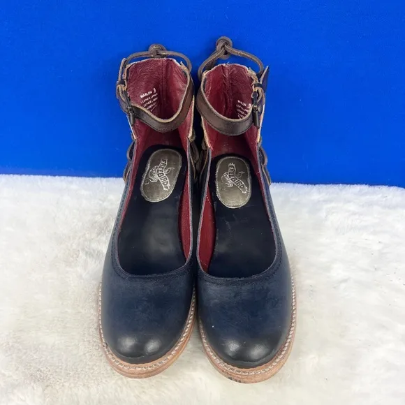 •NWT |•FREEBIRD BY STEVEN•| SIZE 9 'Marlon' Mary Jane Navy Blue Croc Shoes