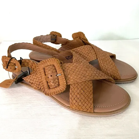 NWT House of Harlow Brown Woven Leather Sandals 9