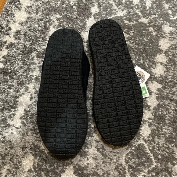 NWT Men’s Sanuk Pick Pocket slip-on shoes - Size 8