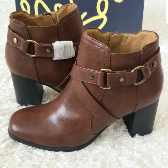 NWT Natural Soul Extra Arch Support Booties