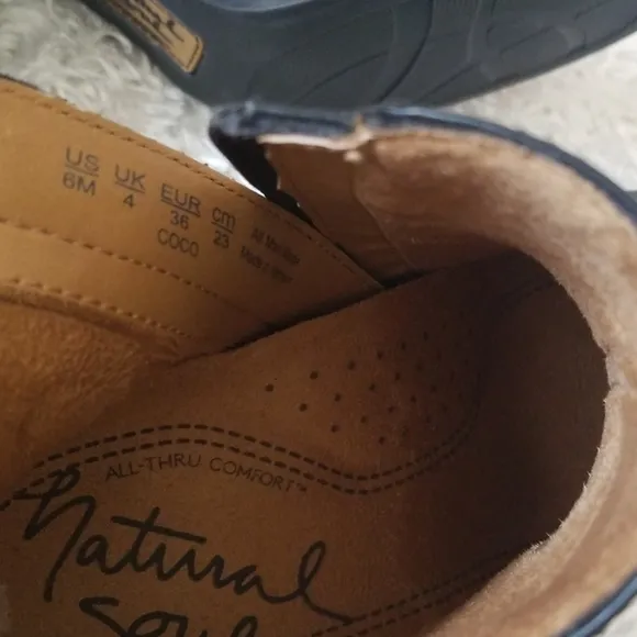 NWT Natural Soul Extra Arch Support Booties