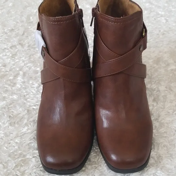 NWT Natural Soul Extra Arch Support Booties