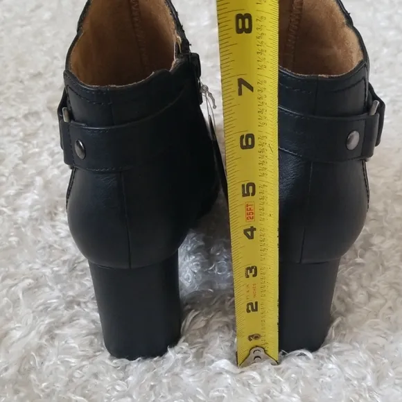 NWT Natural Soul Extra Arch Support Booties