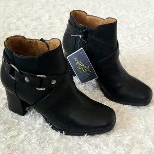 NWT Natural Soul Extra Arch Support Booties