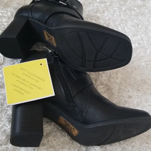NWT Natural Soul Extra Arch Support Booties