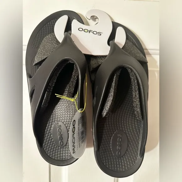 NWT OOFOS ORIGINAL SPORT UNISEX SOLOIST BLACKM10 W12 STYLE #1001 FLIP FLOPS