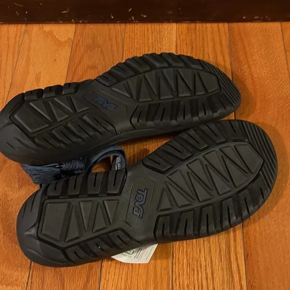 NWT Teva Hurricane XLT Men’s shoe 14