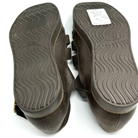 NWT Tommy Bahama Men’s 11.5D Maunai Leather Sandals dark brown